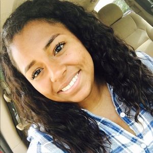 Meet your Posher, Angelita